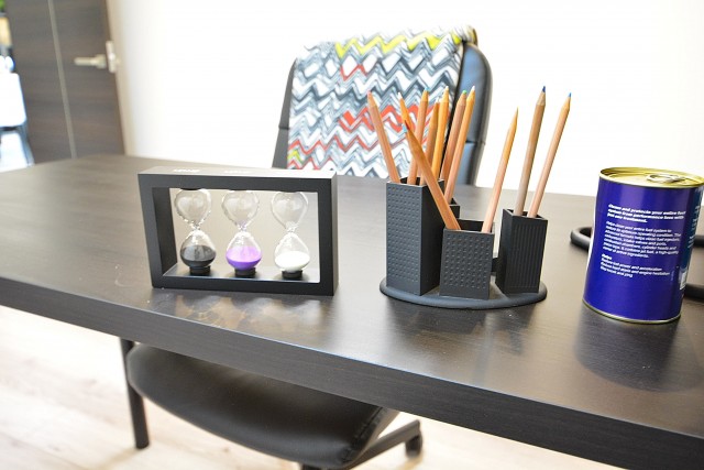 小田急南青山マンション　6.0帖洋室のデスク