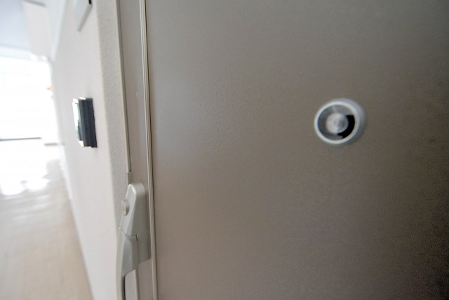 中銀若林マンシオン 玄関