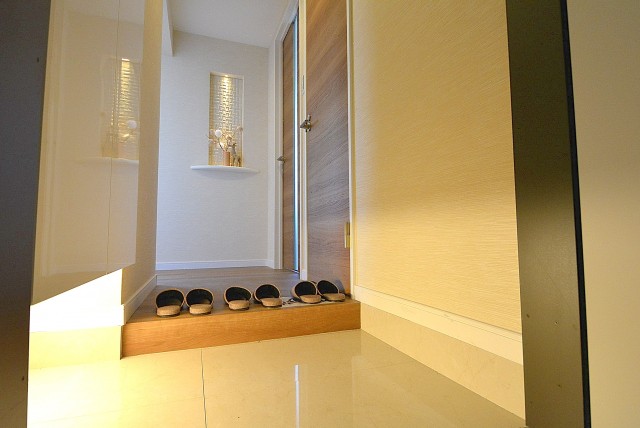 中銀若林マンシオン 玄関