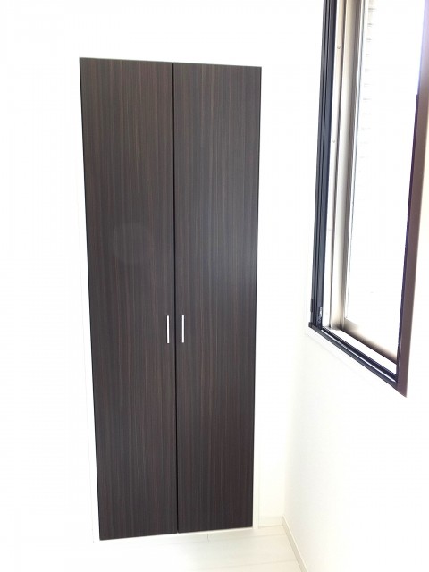 ベルザ南麻布　洋室8.1帖　収納