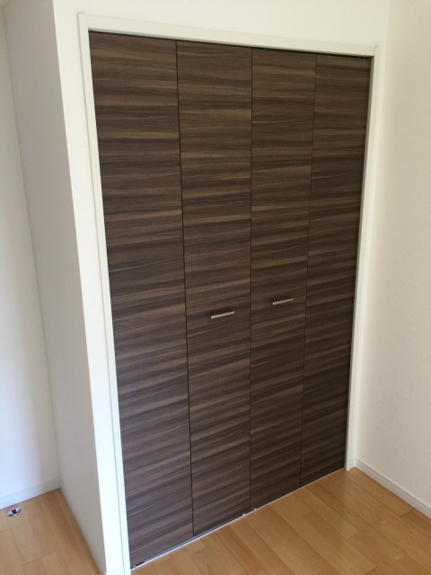 桜丘フラット　洋室5.2帖クローゼット