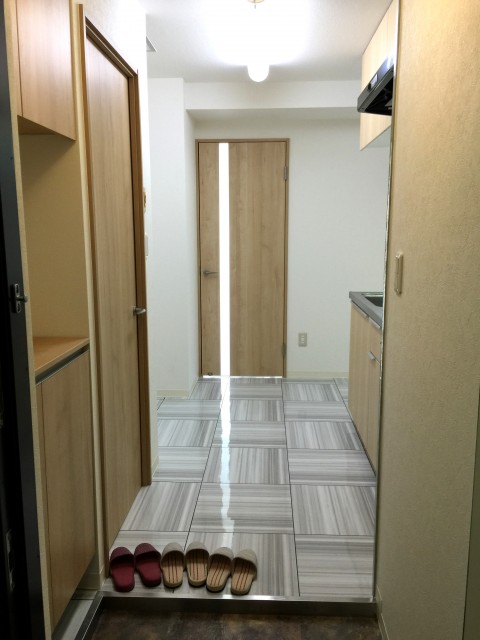 秀和新川レジデンス　玄関