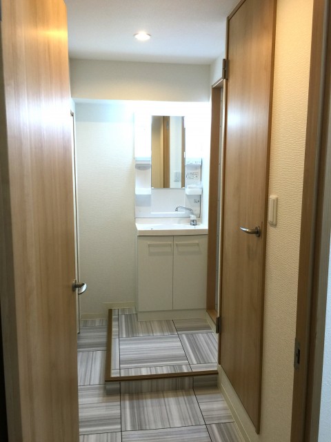 秀和新川レジデンス　洗面室