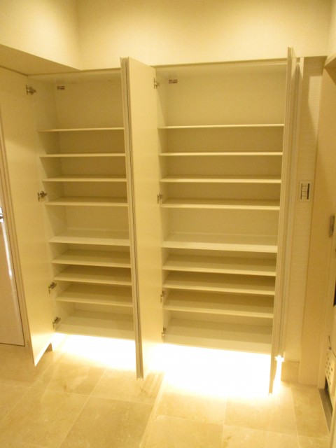 モンテベルゲ六義園 玄関