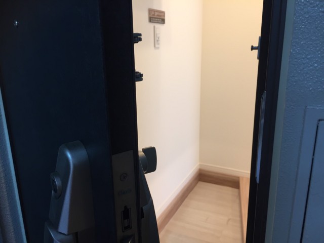 六本木ハイツ 301号（26）玄関