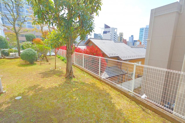 マンション目黒苑 共用庭