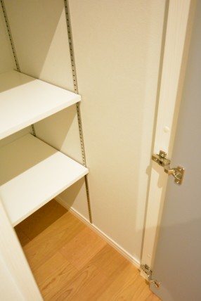 目黒グレース 廊下収納