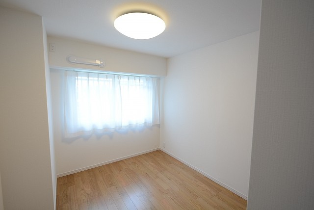 砧公園ヒミコマンション　洋室