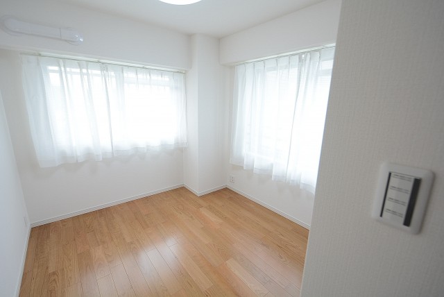 砧公園ヒミコマンション　洋室