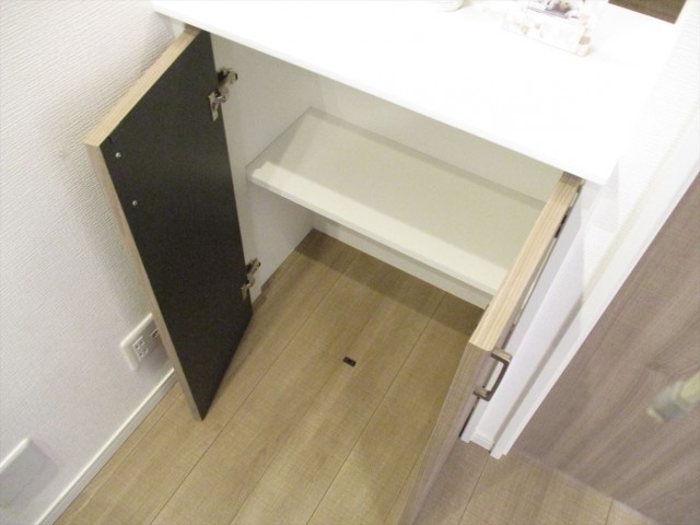 35山王スカイマンションリビング収納