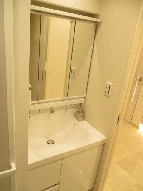 モンテベルゲ六義園　洗面 (3)