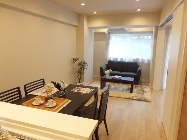 シャンボール第二都立大リビング