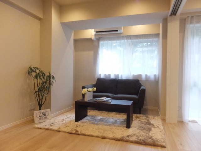 シャンボール第二都立大リビング