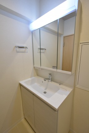 藤和用賀コープ305　三面鏡