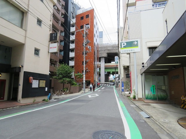 フロイント麻布　前面道路