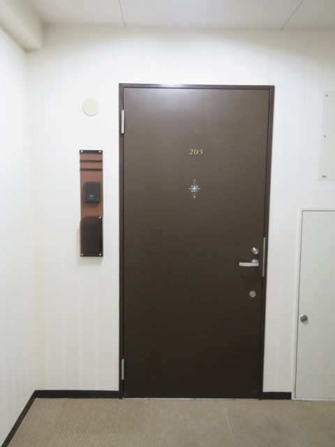 フロイント麻布　玄関扉