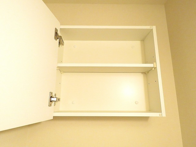 フロイント麻布　トイレ吊戸棚