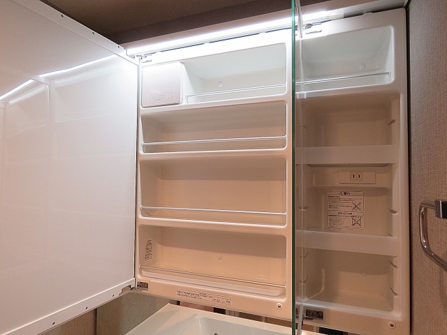 マイキャッスル二子玉川園　洗面室扉