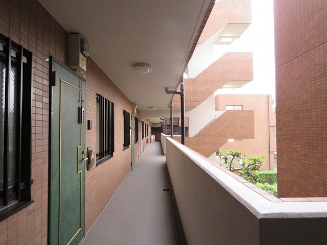 マイキャッスル二子玉川園　共用廊下