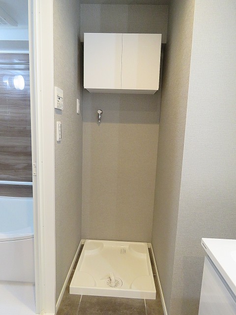 ライオンズマンション駒沢　洗濯機置場