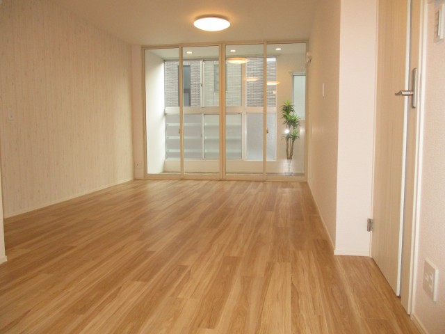 池田山ロイヤルマンションリビングダイニング