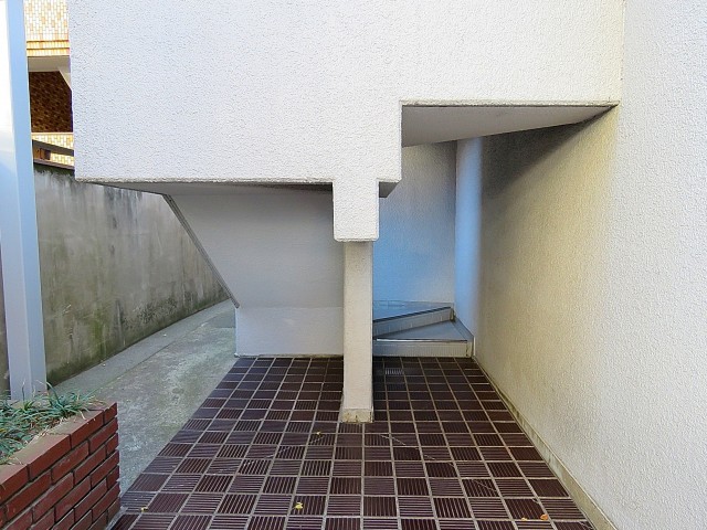 いづみハイツ芦花公園　共用階段