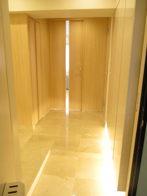 モンテベルゲ六義園 玄関