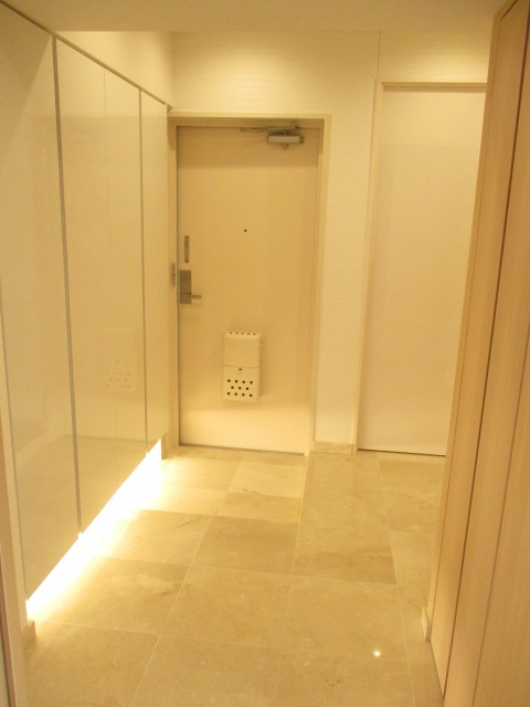 モンテベルゲ六義園 玄関