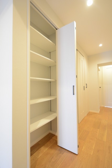 目黒グレース 廊下収納