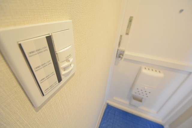 東山コーポラス 玄関