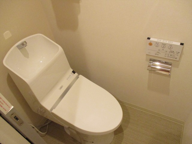 ソルシエ月島7トイレ下