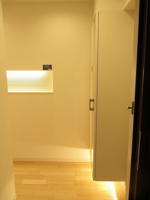 日商岩井碑文谷マンション 玄関