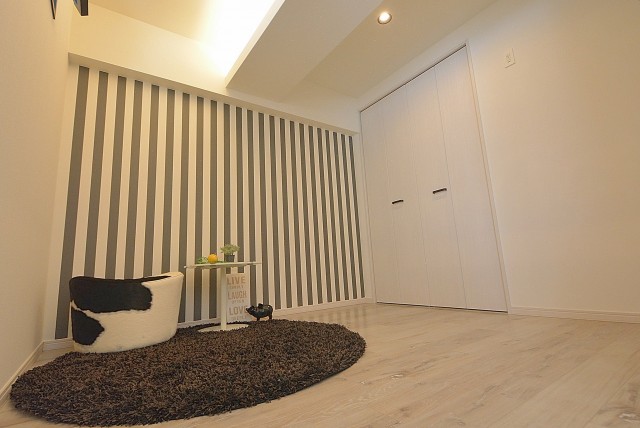 フラット田園調布806号室リビング (4)