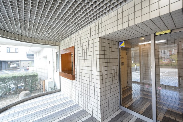 グランドメゾン野沢3F エントランス