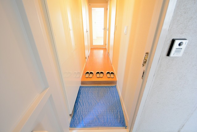 東山コーポラス 玄関