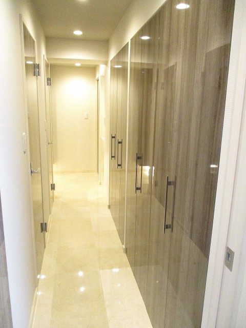 ファミール築地 廊下