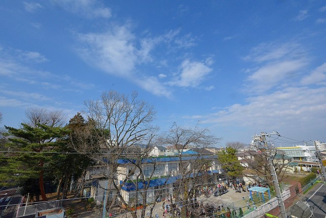 ライオンズマンション馬事公苑第2　 内廊下