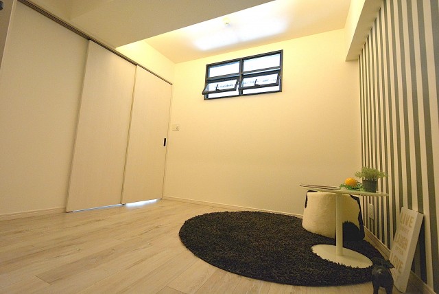 フラット田園調布806号室リビング (1)