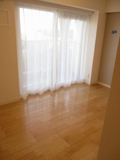 日商岩井碑文谷マンション 洋室２