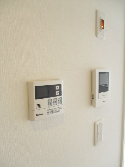 シャンボール小石川　浴室乾燥機スイッチ＆TVモニター付きインターフォン