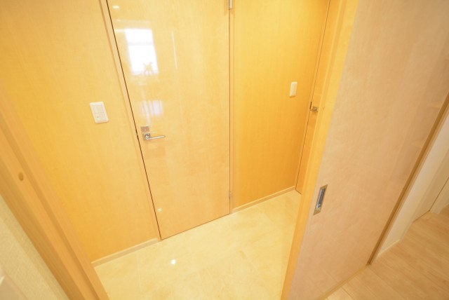 ラグナタワー 洋室1