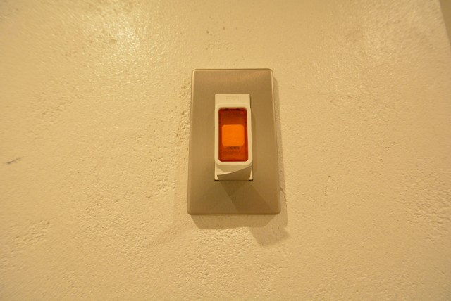 ハイツ赤坂505　非常ボタン