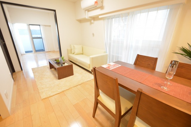 グランドメゾン野沢307　リビングダイニングキッチン