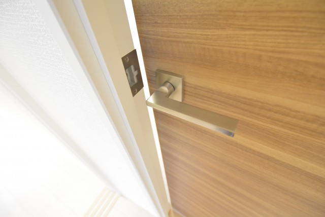 上馬ハイホーム906　扉