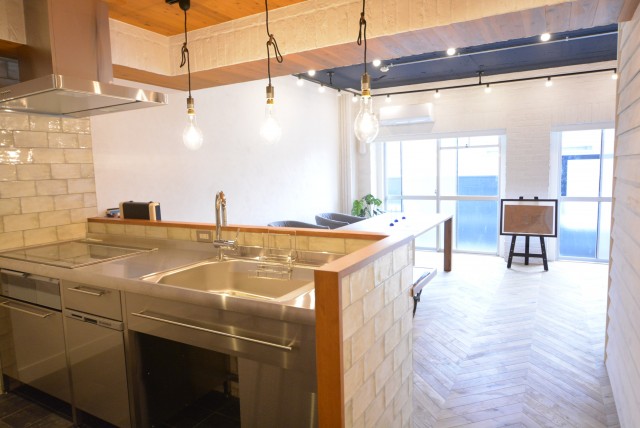 ハイツ赤坂505　リビングダイニングキッチン