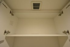 エルアルカサル小石川　トイレ収納