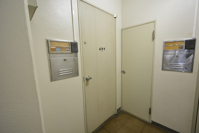 メゾン小石川　玄関前