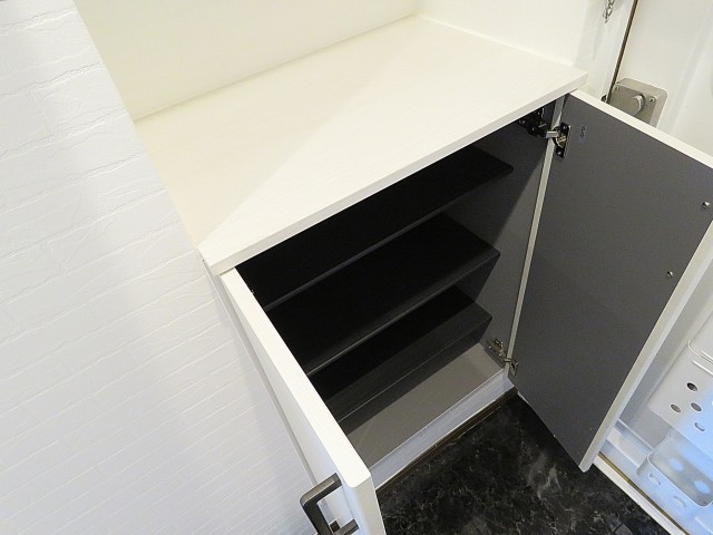 ニュー上馬マンション　シューズBOX