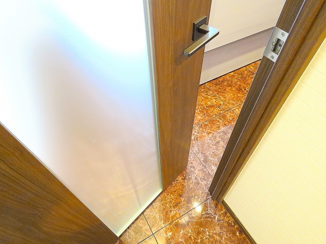 ニュー上馬マンション　LDK扉