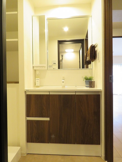 落合公園ハウス　洗面化粧台